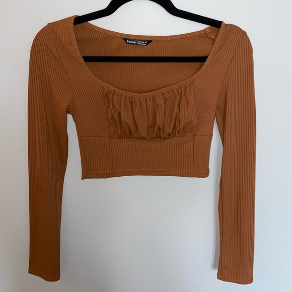 Runched Bust Ribbed Crop Top🤎 - Picture 1 of 3